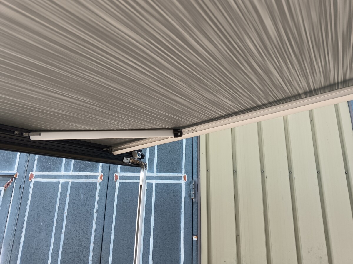 Dethleffs Campervan Globetrail 600 DK mit Aufstelldach – Bild 8